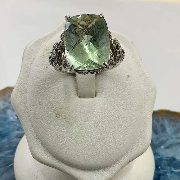 Vtg. Sterling Silver Green Amethyst Ring Size 7 1/2 (Size 7.5) - Picture 8 of 11